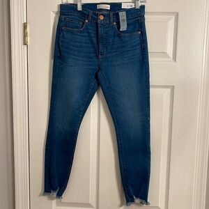 Never worn! Loft skinny cropped jeans with frayed ankles
